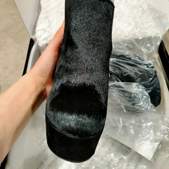 🥳 Sale 🥳 Zu size 6 wedged boots - Picture 3 of 5